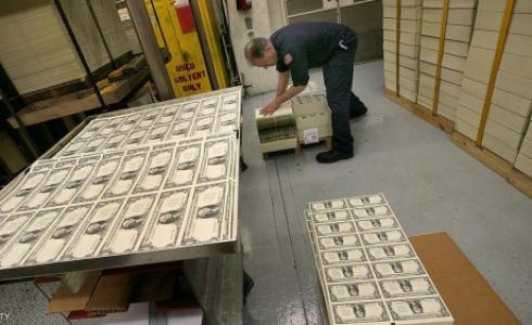 الدولار ارتفع لأعلى سعر بعد خطاب ترامب أمام الكونغرس