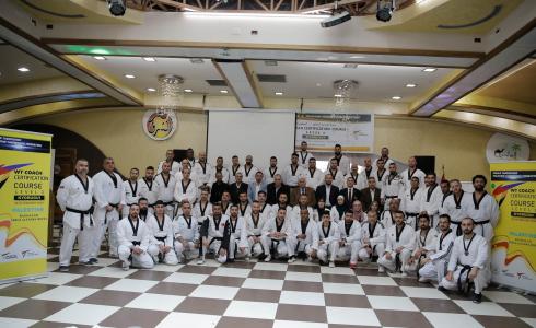 اللواء الرجوب خلال لقاء مدربي التايكوندو