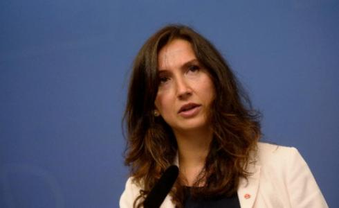 عايدة هادزيالغ وزيرة التربية والتعليم في السويد