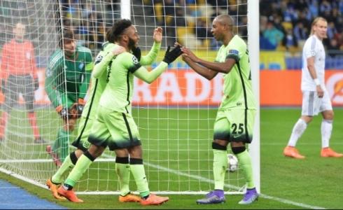 فرحة لاعبي مانشستر سيتي الإنجليزي 