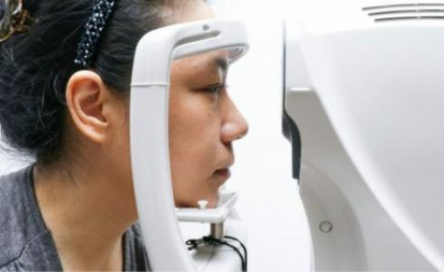 هناك بعض الأعراض التي تظهر في قاع العين، وتنبيء بالإصابة بالشلل الرعاش