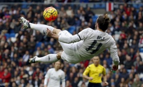 بيل في لعبة هوائية