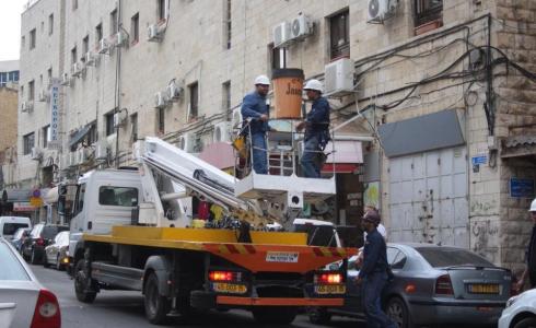 طواقم شركة الكهرباء