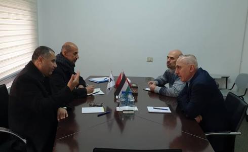 وكيل وزارة الأوقاف والشؤون الدينية حسام أبو الرب، مع مدير وكالة التنسيق والتعاون التركية (تيكا) أحمد رفيق يبحثان التعاون المشترك