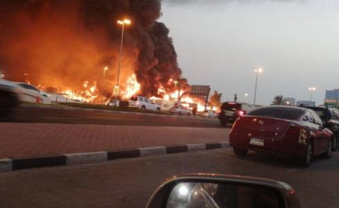 شاهد: حريق ضخم في سوق عجمان الشعبي بالإمارات