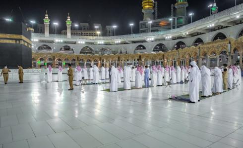 مشاهد مؤثرة لإحياء ليلة القدر في مسجدي الحرام والأقصى