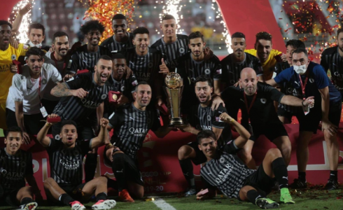 لاعبو السد يحتفلون بكأس البطولة (مواقع التواصل)