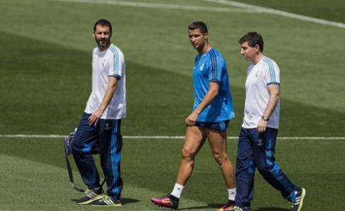 رونالدو والكادر الطبي لريال مدريد