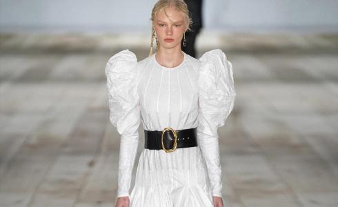 الأكمام المنفوخة تكتسح صيف 2020