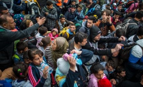 لاجئون على حدود هنغاريا