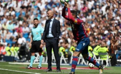 زين الدين زيدان المدير الفني لفريق ريال مدريد الإسباني