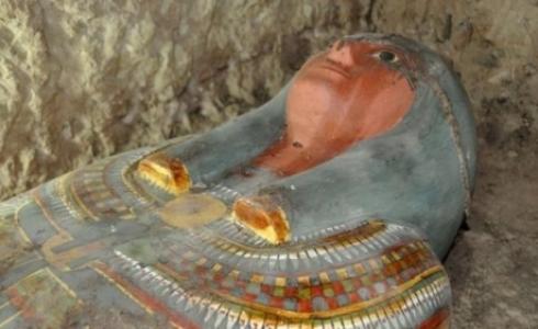 وجدوا في المدينة قبورا ضخمة وأدوات حجرية ومعدنية