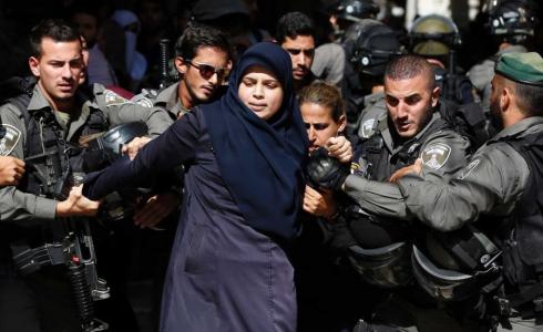 الاحتلال يعتقل فتاة فلسطينية -ارشيف-