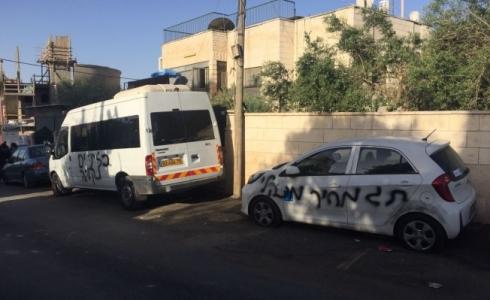 مستوطنون يعطبون إطارات مركبات بالقدس