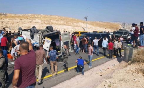 مصرع فلسطيني وإصابة 18 بانقلاب حافلة قرب القدس