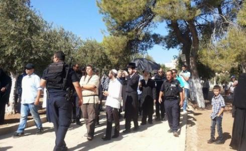 مستوطنون يقتحمون الاقصى