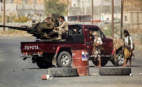 مقاومون موالون للشرعية في تعز