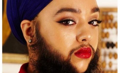 الفتاة هارلي كاور