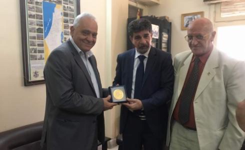 سفير دولة فلسطين أنور عبد الهادي يلتقي الأمين العام للاتحاد الدولي لنقابات العمال العرب غسان غصن