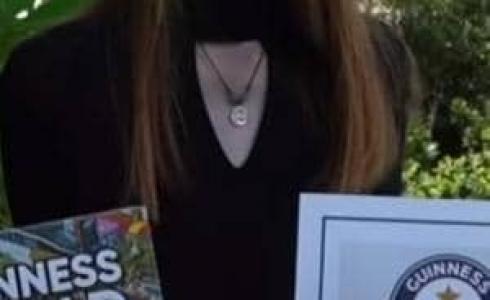 فتاة أميركية تدخل موسوعة غينيس بأطول ساقين -صورة ماسي كورين -