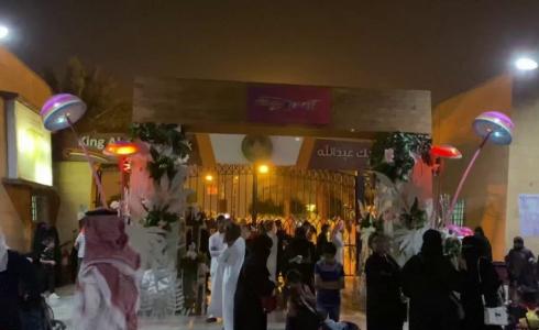 شاهد مجهولون يهاجمون فرقة استعراضية في حديقة الملز في الرياض