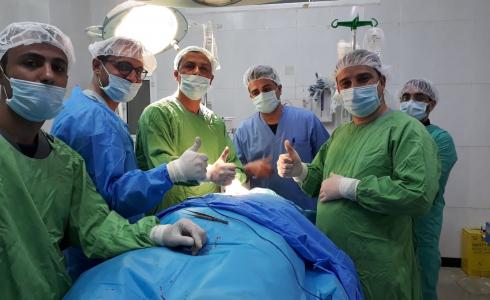 الطاقم الطبي الخاص بجراحة الأوعية الدموية والجراحة الدقيقة