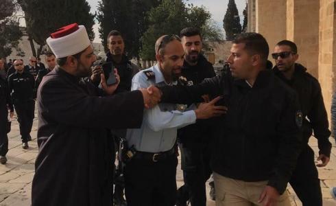 الاحتلال يعتقل حارسا من المسجد الأقصى ارشيف