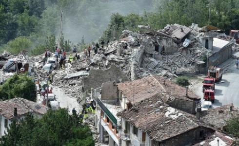  من أثار الزلزال الذي ضرب إيطاليا في أغسطس الماضي- أرشيفية