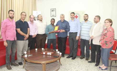  الخدمات الطبية تكرم اللجنة الدولية للصليب الاحمر