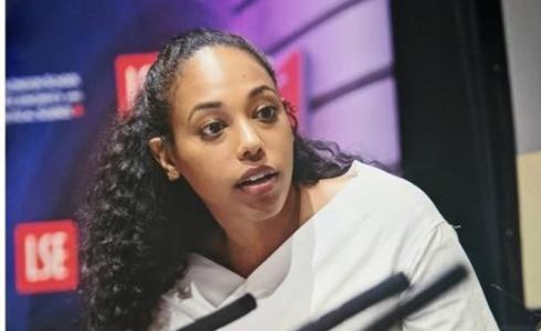 ضرب يسرا الباقر مراسلة سي أن أن في السودان