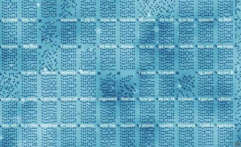 تخزن المعلومات في مواضع باستخدام ذرات كلور منفردة على سطح نحاسي