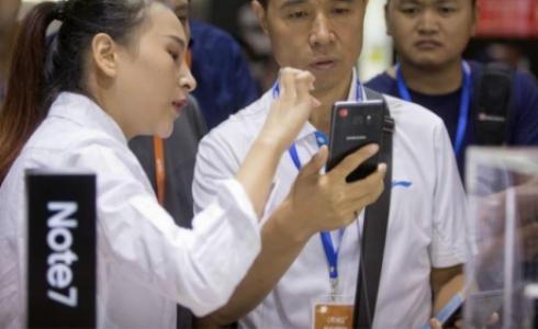 تحظى الصين بأهمية كبيرة لدى الشركات المصنعة للهواتف الذكية كونها أكبر سوق لها في العالم.