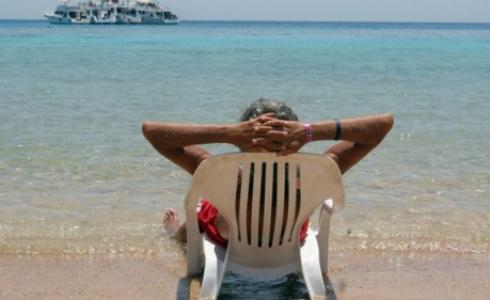 تنتظر شركات سياحة بريطانية قرار الحكومة لاستنئاف رحلاتها إلى شرم الشيخ 