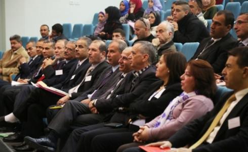 معلمون وطلبة من جامعة النجاح الوطنية خلال المؤتمر