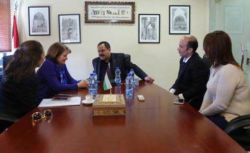 صيدم: مستمرون رغم وقف الدعم الأمريكي