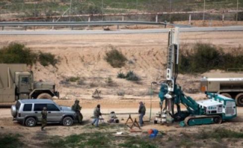 بناء العائق المحيط بغزة