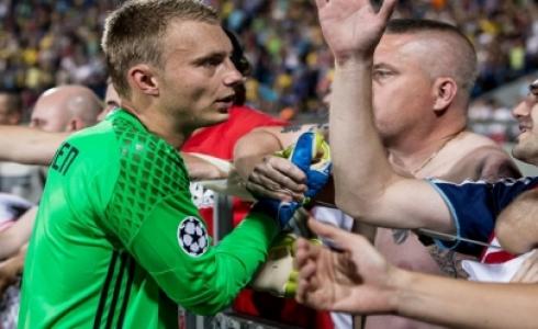 حارس برشلونة الجديد ياسبر سيليسين