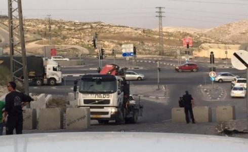 الاحتلال يغلق مدخل قرية عابود