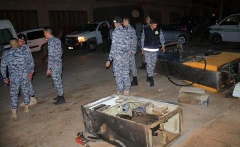 جهاز الجمارك يغلق نقطة بيع وقود غير نظامية بمدينة رام الله