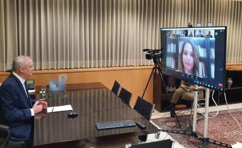 غانتس يجري لقاء مع صحفيين من السعودية والإمارات والبحرين 