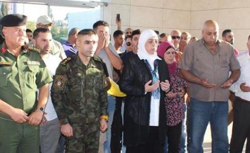 الاحتلال يفرج عن الأسير أحمد الحج بعد 17 عاما في الأسر.jpg