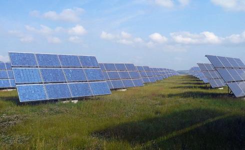 الصين تطور نوعًا من الخلايا الشمسية المرنة