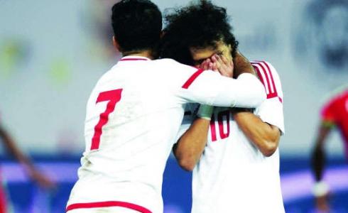 تبرئة لاعبي الإمارات من تهمة السهر