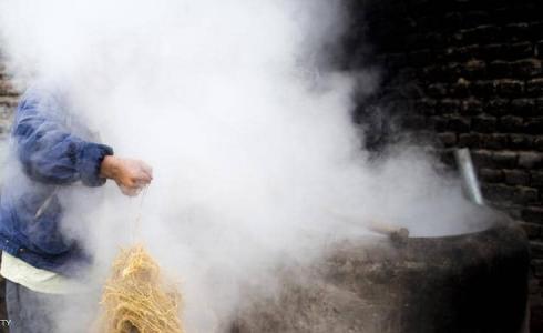 سقوط الطفل بالماء المغلي