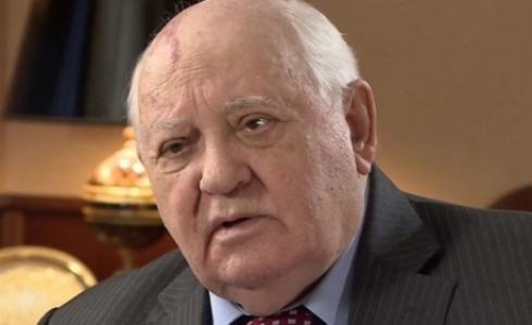 غورباتشوف، 85 عاما، كشف الكثير من أسرار الأيام الأخيرة للإمبراطورية السوفيتية التي انهارت على يديه