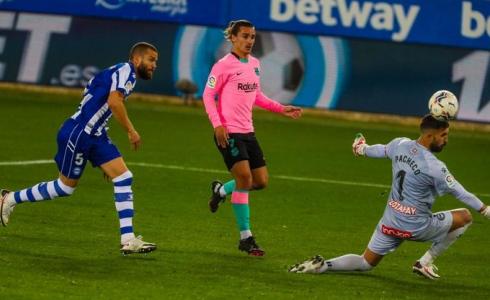 من مباراة ألافيس وبرشلونة