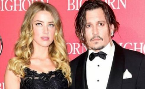 هيرد في صورة مع ديب في يناير / كانون الثاني، قبل أن تتقدم بطلب طلاق في مايو / آيار