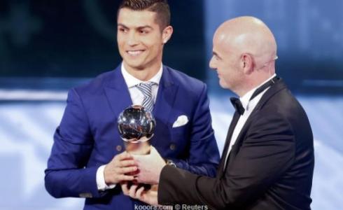 رونالدو يفوز بجائزة أفضل لاعب في العالم