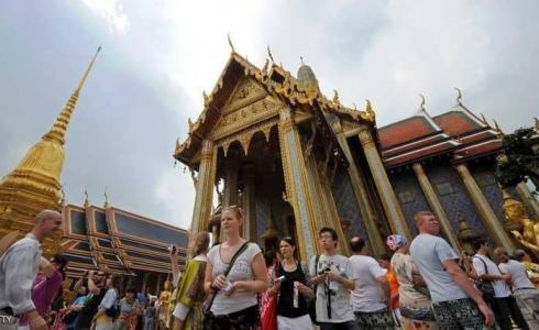 ارتكاب سلوك غير لائق في أماكن العبادة أمرا مستهجنا بتايلاند