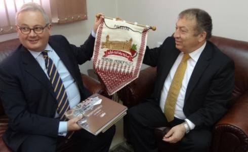  القنصل الإيطالي العام _ من الارشيف